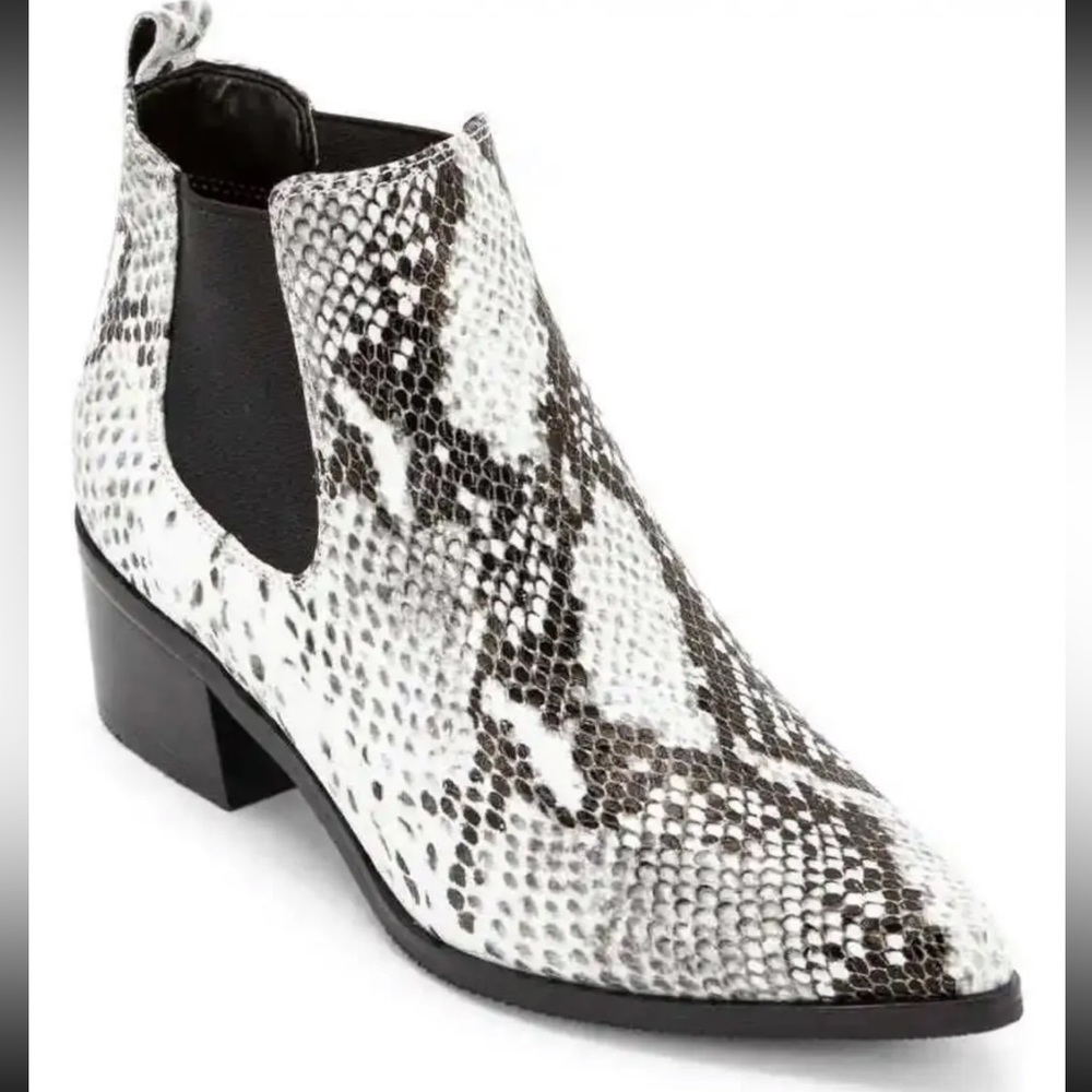 Blondo Emelia Snake Leather Waterproof Boot Style B6650